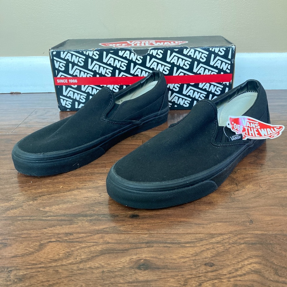Vans slip on. Black . size 10, men.